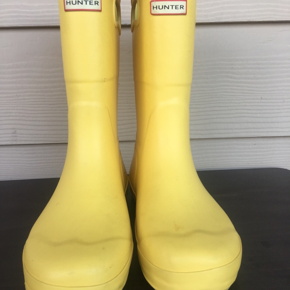 Hunter yellow rain boots